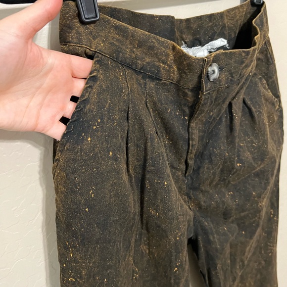 Urban Renewal Remnants Acid Wash Twill Pant S brown pleated pockets NWT - Picture 10 of 15